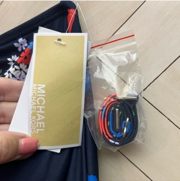 NWT Michael Kors New Navy One Shoulder Underwire One Piece Swimsuit 22W * - Picture 6 of 14